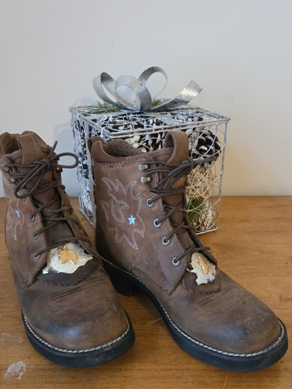Ariat Ladies, Mens Or Kids Brown Leather Lace-Up Boots